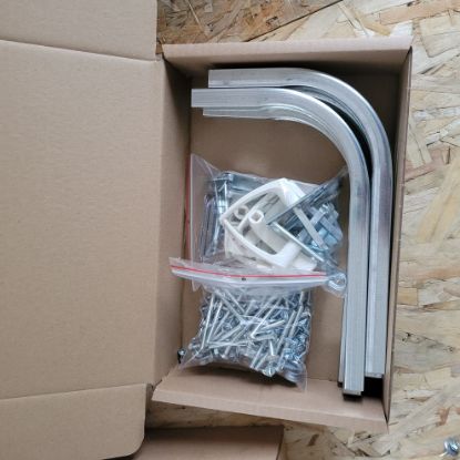 Attēls Metāla viengabala arkas siltumnīca GAUDI 2m platumā 25x20mm arkas